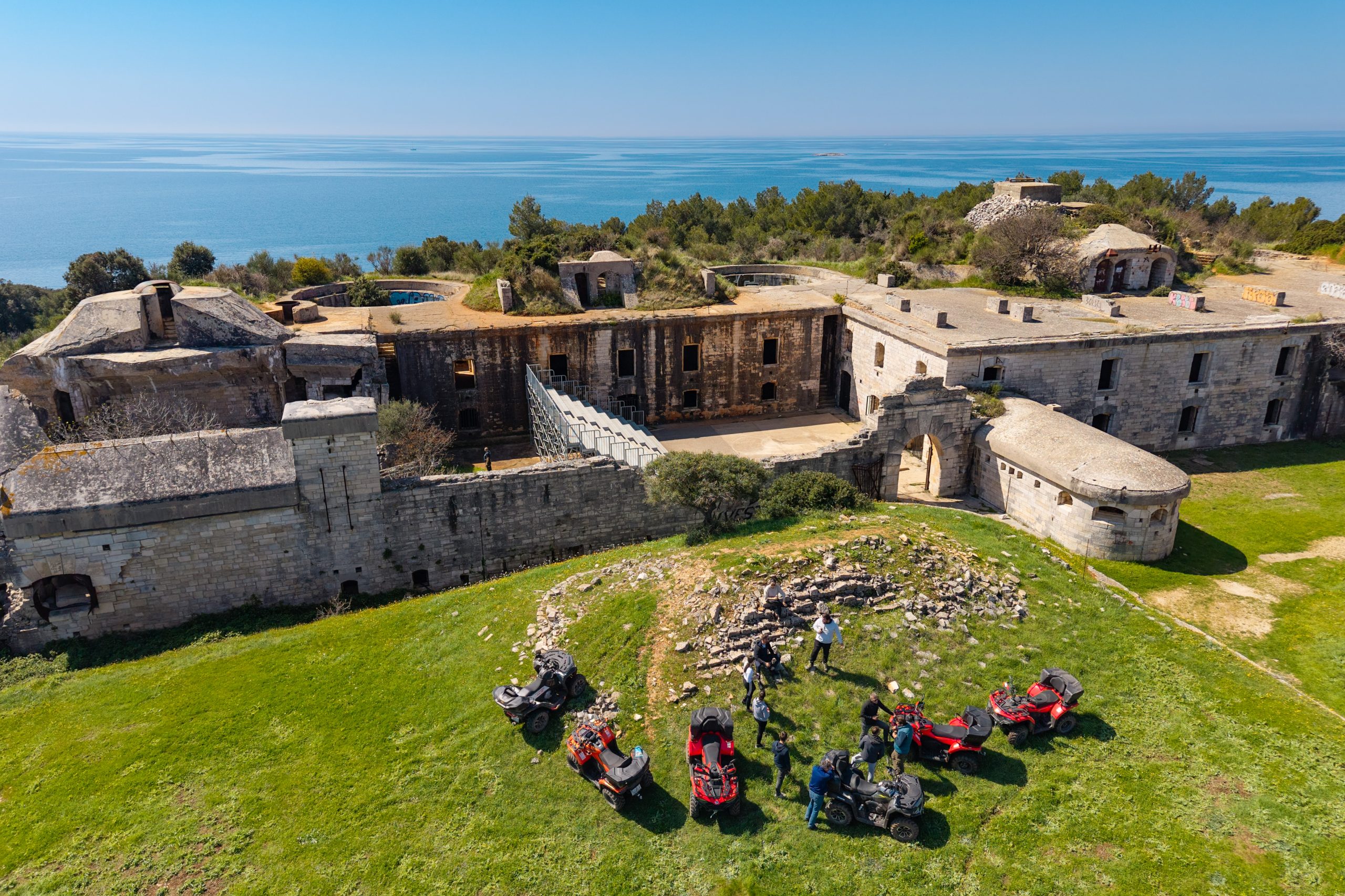 Muro in pietra e paesaggio